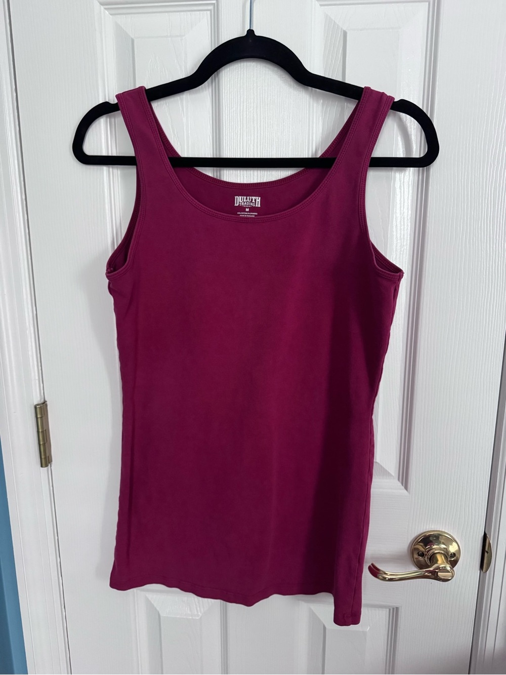 Duluth Trading Co Women’s Raspberry Scoop-Neck Tank